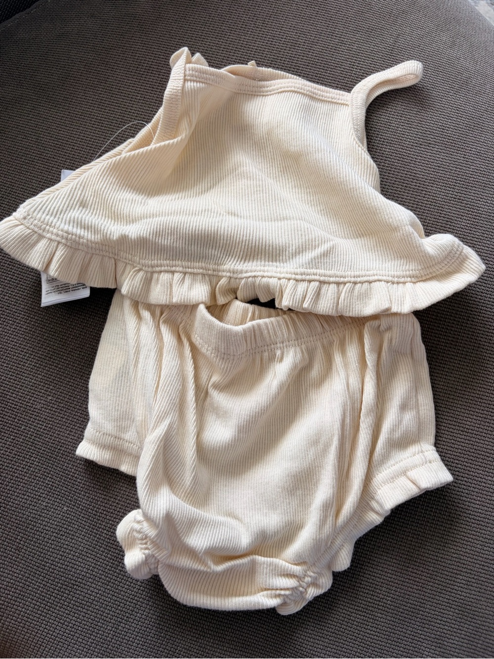 GAP Cream Ribbed Tank & Bloomers Set - Picture 2 of 2